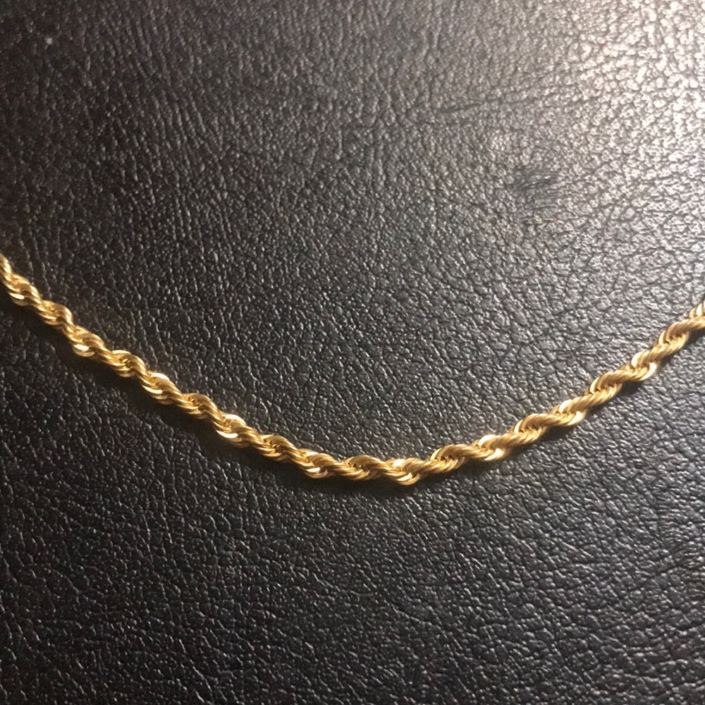18 in Gold rope chain by Avon